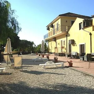 https://oasi-del-fiumefreddo.sicilyhotelsitaly.net