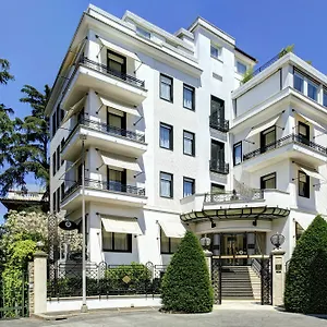 https://lord-byron-rome.it-romehotels.com
